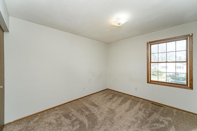 2804 25th Street NW, Rochester, MN 55901