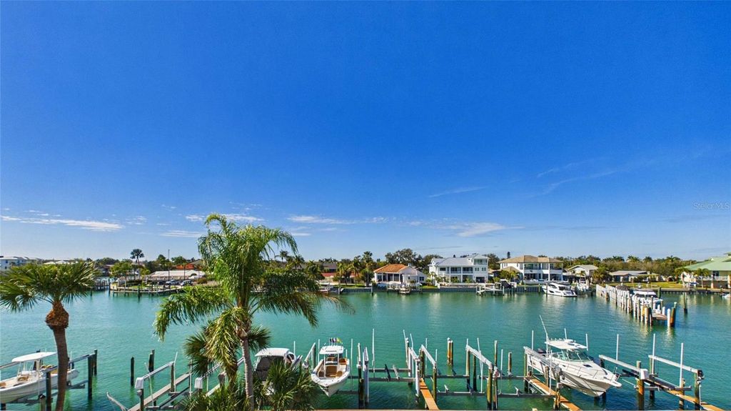 Image 2 of property listing at 350 PINELLAS BAYWAY S 5, Tierra Verde, FL 33715