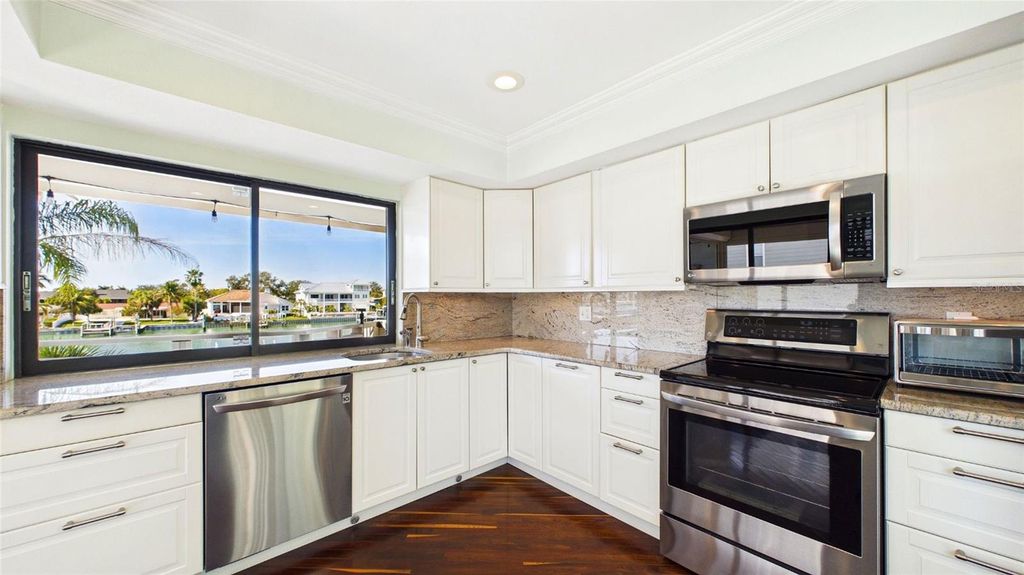 Image 15 of property listing at 350 PINELLAS BAYWAY S 5, Tierra Verde, FL 33715