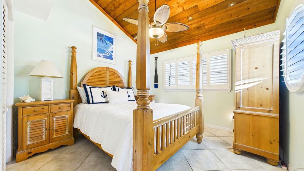 Image 19 of property listing at 350 PINELLAS BAYWAY S 5, Tierra Verde, FL 33715