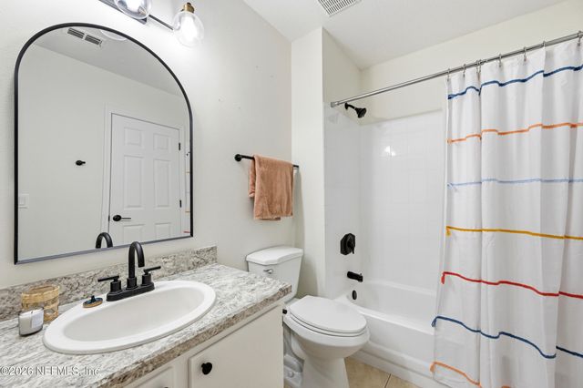 1655 THE GREENS Way 3325, Jacksonville Beach, FL 32250