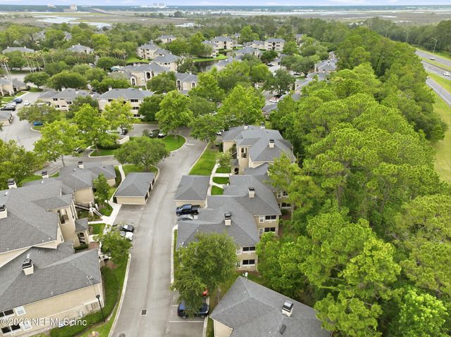 1655 THE GREENS Way 3325, Jacksonville Beach, FL 32250