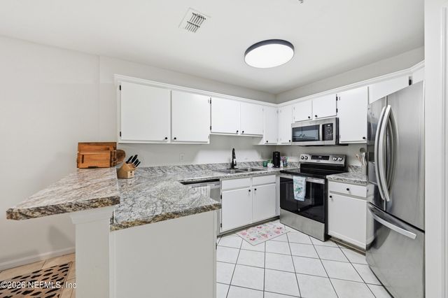 1655 THE GREENS Way 3325, Jacksonville Beach, FL 32250