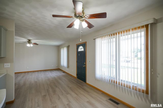 130 EASY Street, Washington, IL 61571