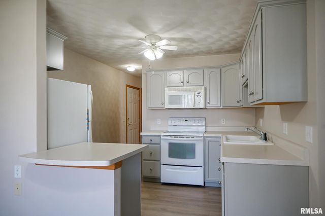 130 EASY Street, Washington, IL 61571