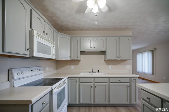 130 EASY Street, Washington, IL 61571
