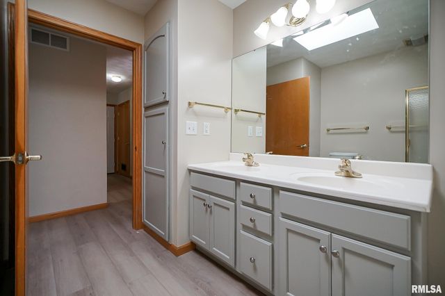 130 EASY Street, Washington, IL 61571