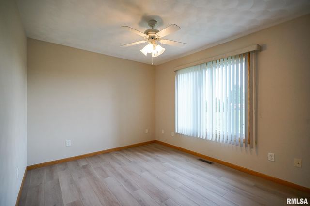 130 EASY Street, Washington, IL 61571