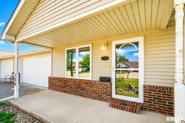 130 EASY Street, Washington, IL 61571