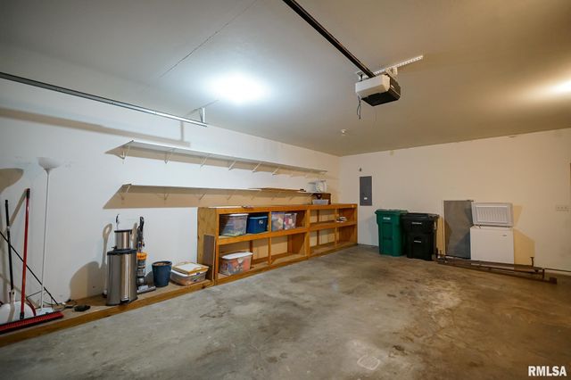 130 EASY Street, Washington, IL 61571