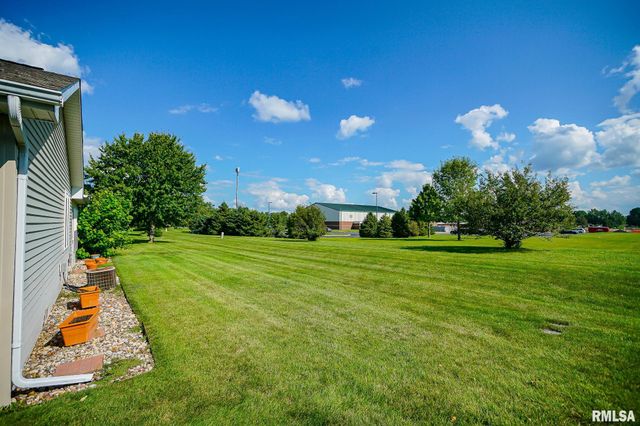 130 EASY Street, Washington, IL 61571