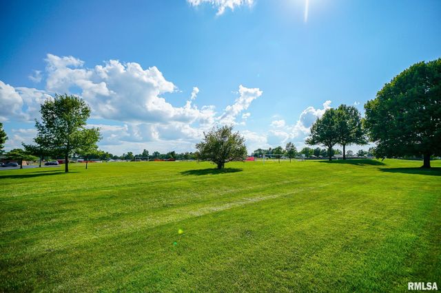 130 EASY Street, Washington, IL 61571