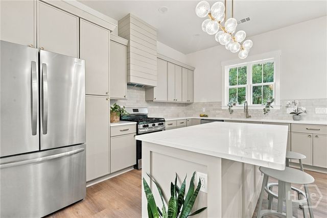 712 E 34th Street, Savannah, GA 31401