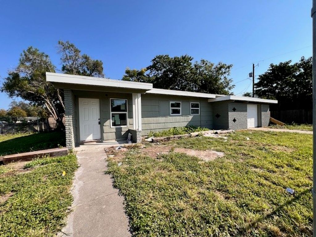 3801 Lamont St, Corpus Christi, TX 78415