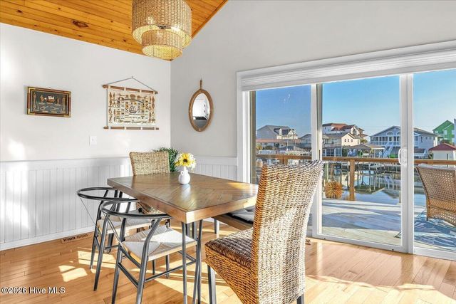 6114 6th Street, Surf City, NC 28445