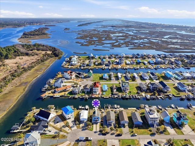 6114 6th Street, Surf City, NC 28445