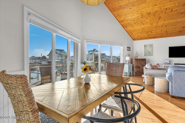 6114 6th Street, Surf City, NC 28445