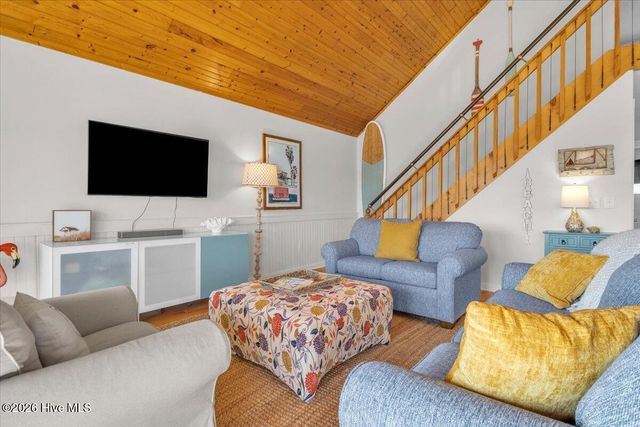 6114 6th Street, Surf City, NC 28445