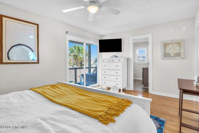 6114 6th Street, Surf City, NC 28445