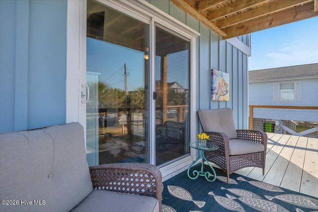 6114 6th Street, Surf City, NC 28445