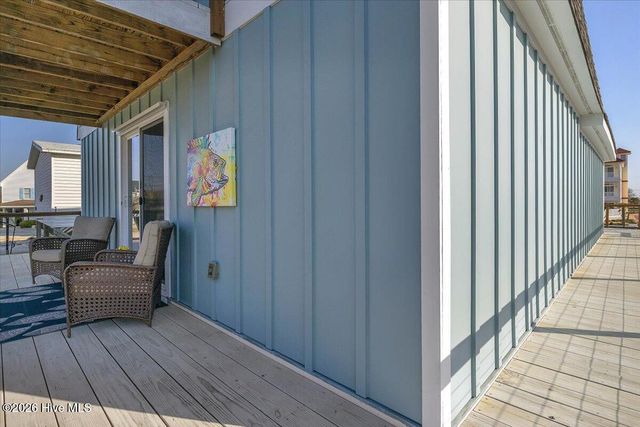 6114 6th Street, Surf City, NC 28445