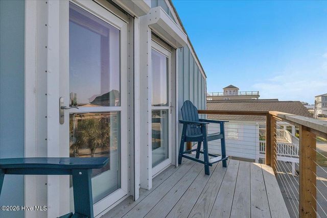 6114 6th Street, Surf City, NC 28445