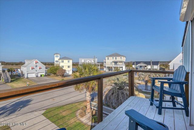 6114 6th Street, Surf City, NC 28445