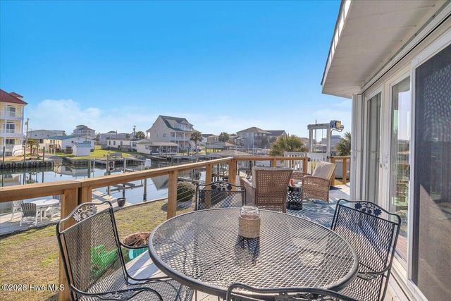 6114 6th Street, Surf City, NC 28445