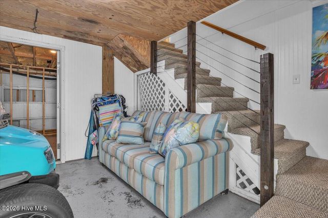 6114 6th Street, Surf City, NC 28445