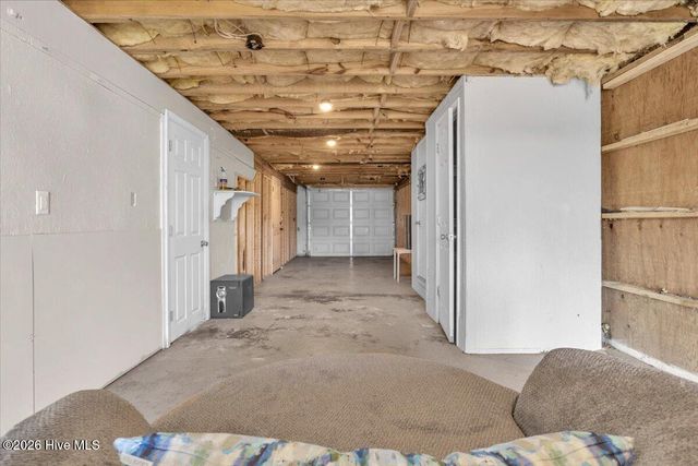 6114 6th Street, Surf City, NC 28445