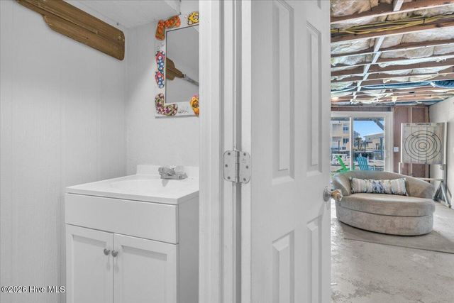 6114 6th Street, Surf City, NC 28445