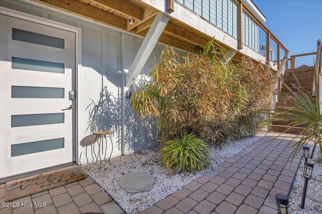 6114 6th Street, Surf City, NC 28445