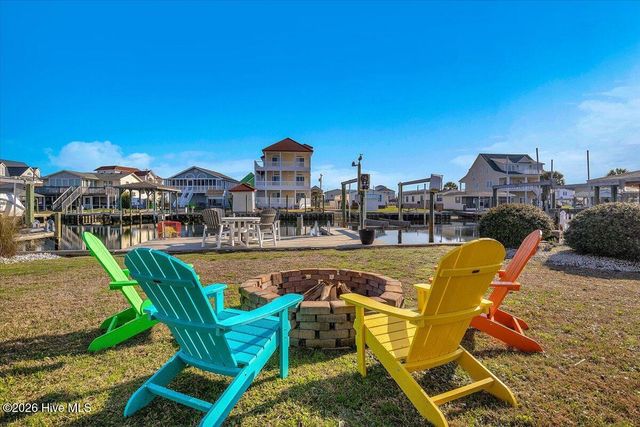 6114 6th Street, Surf City, NC 28445