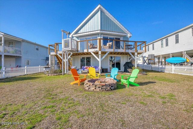 6114 6th Street, Surf City, NC 28445