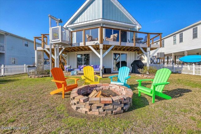 6114 6th Street, Surf City, NC 28445