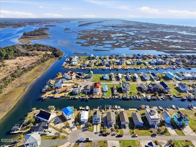 6114 6th Street, Surf City, NC 28445