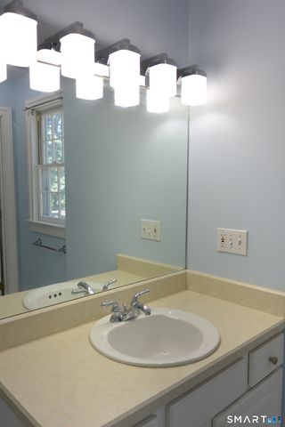 83 South Avenue E, New Canaan, CT 06840