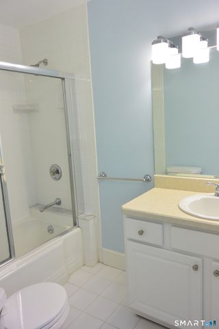 83 South Avenue E, New Canaan, CT 06840