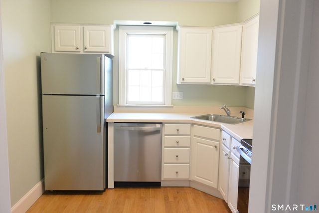 83 South Avenue E, New Canaan, CT 06840