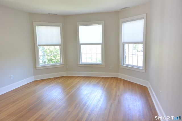 83 South Avenue E, New Canaan, CT 06840