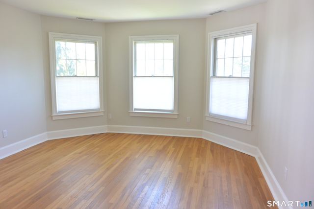 83 South Avenue E, New Canaan, CT 06840