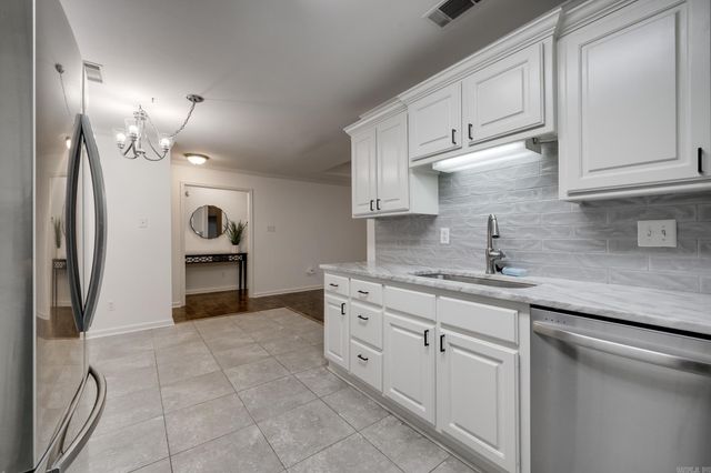 74 Garden Oaks Drive, Maumelle, AR 72113