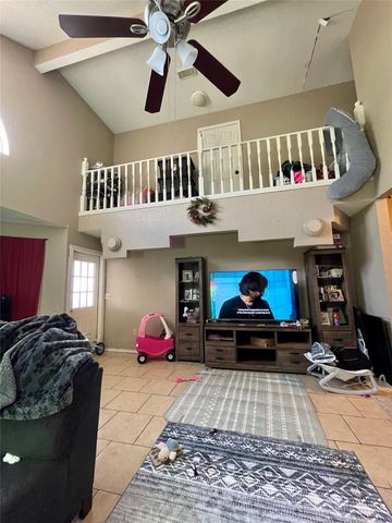 300 E Locust Street, Angleton, TX 77515