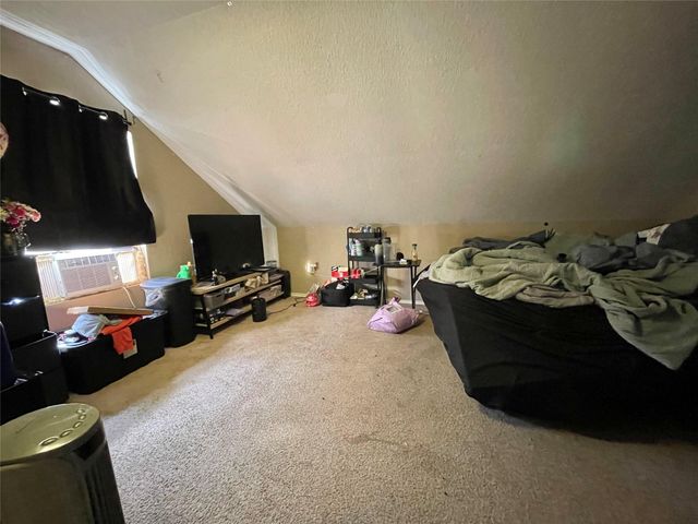 300 E Locust Street, Angleton, TX 77515