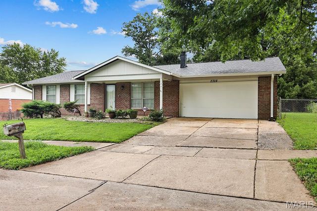 2328 Outlook Drive, St Louis, MO 63136