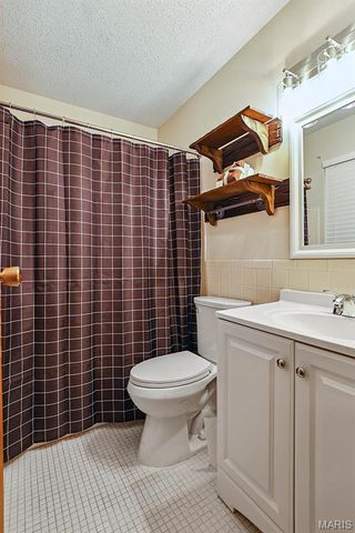 2328 Outlook Drive, St Louis, MO 63136