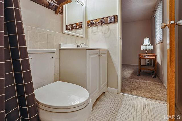 2328 Outlook Drive, St Louis, MO 63136