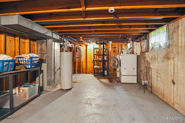 2328 Outlook Drive, St Louis, MO 63136