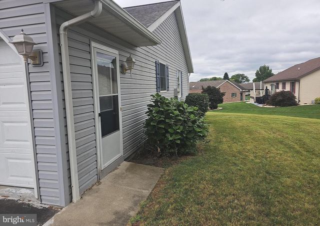 605 PROGRESS AVE, Lebanon, PA 17042