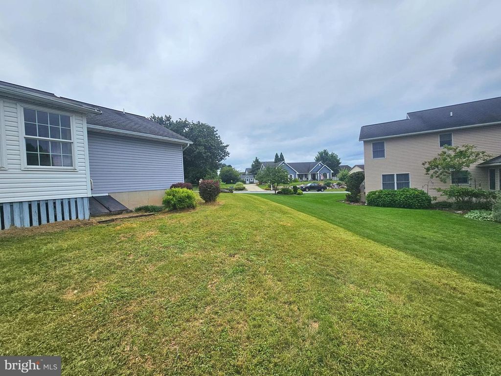 605 PROGRESS AVE, Lebanon, PA 17042